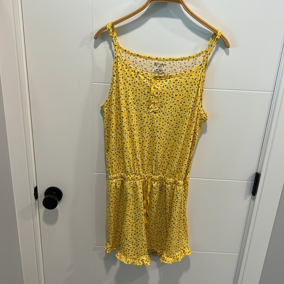 No boundaries, yellow floral, romper, size XL - Picture 2 of 10